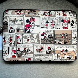 - Kate spade Minnie Mouse comic strip up to 15 “ laptop sleeve